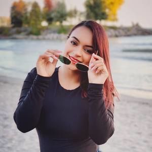 Meet your Posher, Rini